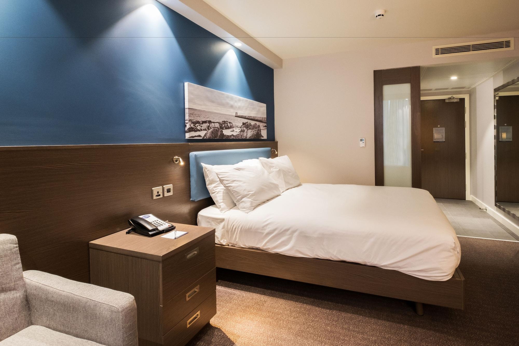 Hampton By Hilton Aberdeen Airport Dyce Exterior foto