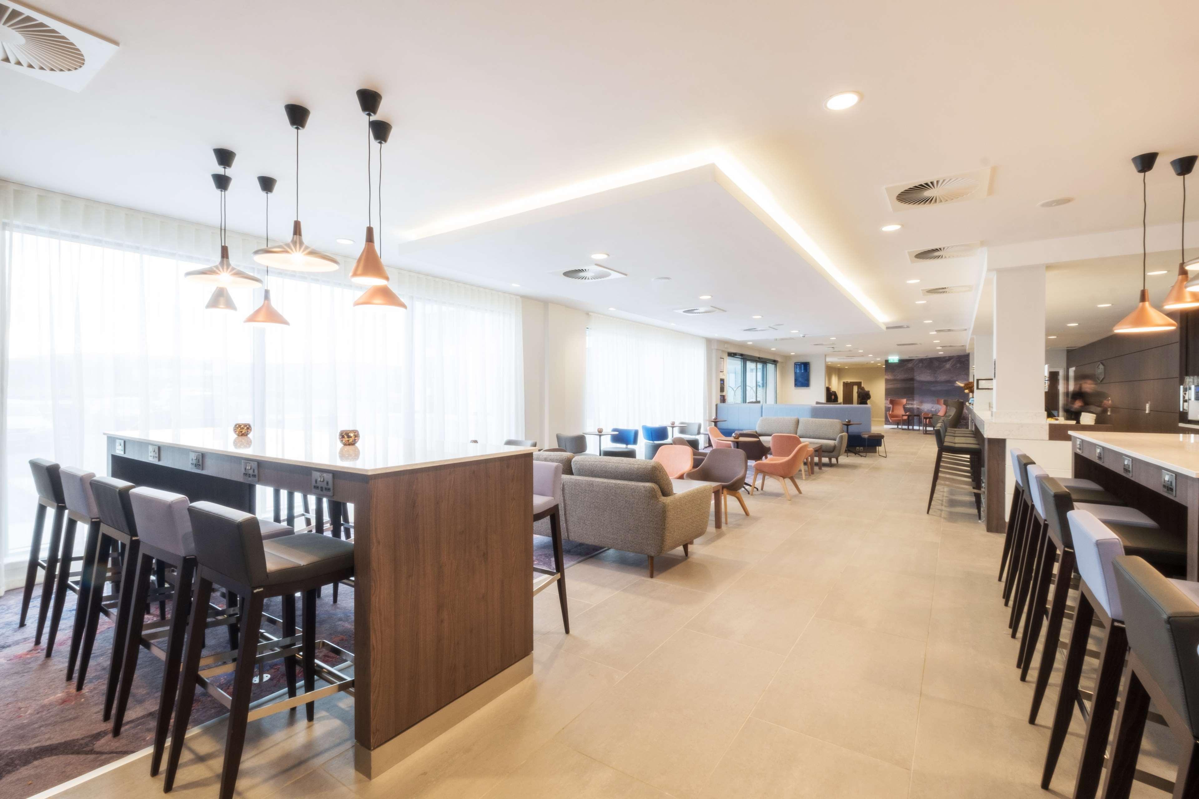 Hampton By Hilton Aberdeen Airport Dyce Exterior foto